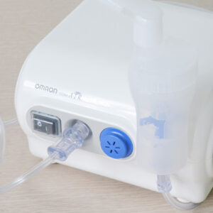 Mặt sau thực tế của máy xông khí dung OMRON NE C28